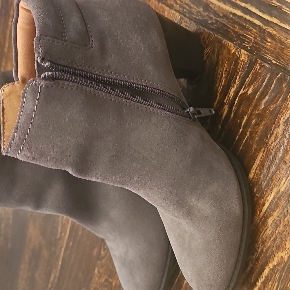 Vionic Like New Charcoal Suede Ankle Booties 6.5 Waterproof